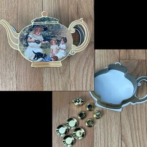 Vintage Miniature Tea Set/Ornament #2177.
B. Shackman Company 1993